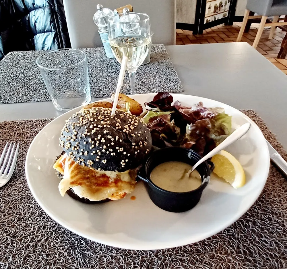 Hamburger de Poisson Du Jour